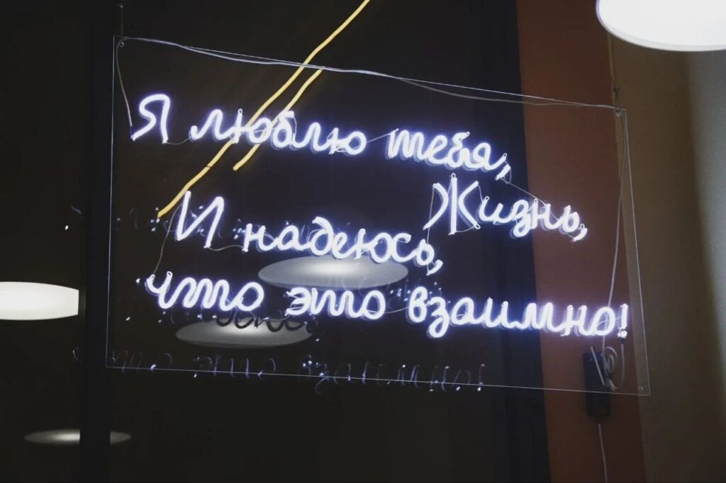 Единороссы поздравили работников культуры Воскресенска в библиотеке Гофф img 20260327 083553 244