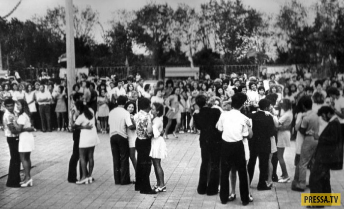 Демография умирает не из-за мужчин — мы потеряли живое общение 1494839983 491bbf4d3b1f70bc644a8f413f6a9331