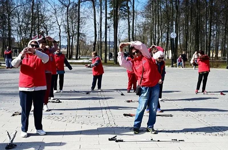 Жители Воскресенска выбрали заряд бодрости в парке Кривякино img 20260406 131753 264
