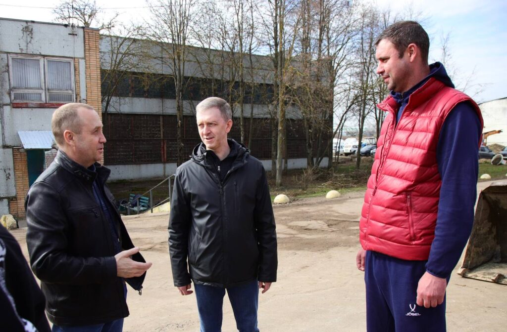 Воскресенск вышел на субботник: 800 жителей и 32 единицы техники img 20260418 145455 269