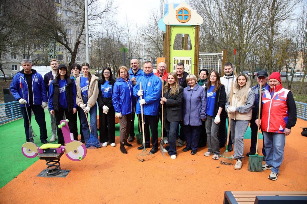 Воскресенск вышел на субботник: 800 жителей и 32 единицы техники img 20260418 145455 297