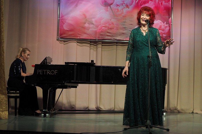 Концерт «Весенний букет» в ДК «Химик» покорил зрителей живой музыкой img 20260422 091930 161