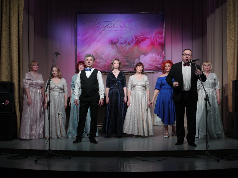 Концерт «Весенний букет» в ДК «Химик» покорил зрителей живой музыкой img 20260422 091930 769