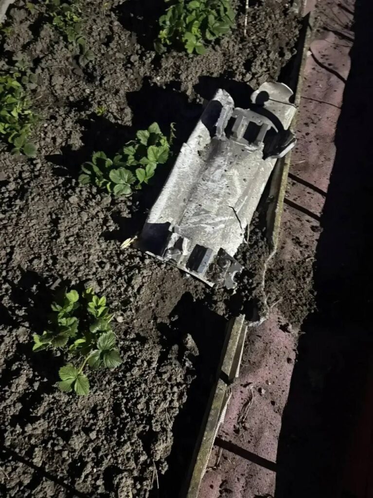 Кровь над Волоколамском: дрон упал на дома, погиб старик в деревне Чернево img 20260503 070242 704